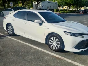 2020 Toyota Camry Hybrid LE