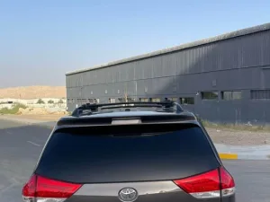 2014 تويوتا سيينا XLE