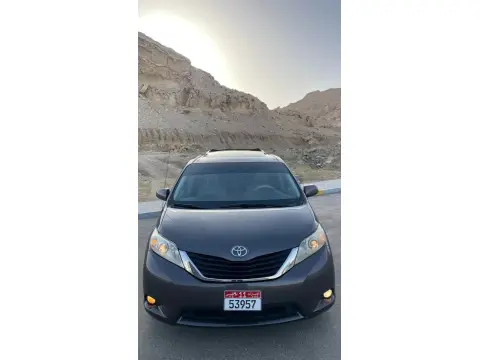 2014 تويوتا سيينا XLE