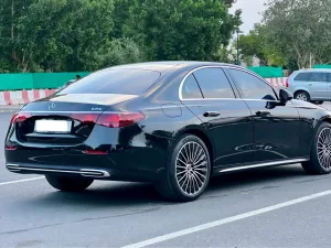 2025 Mercedes-Benz E-Class E200