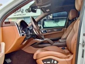 2020 بورش كاين V6