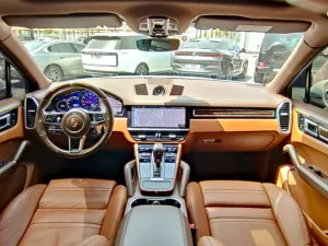 2020 بورش كاين V6