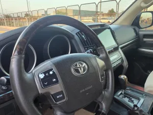 2008 تويوتا لاند كروزر VXR