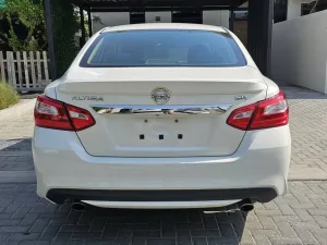 2016 Nissan Altima SR