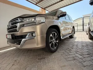 2017 تويوتا لاند كروزر GXR