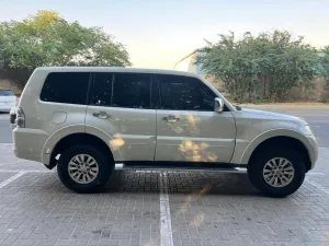 2015 Mitsubishi Pajero GLS