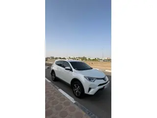 2016 Toyota Rav4 في Dubai سيارة مستعملة