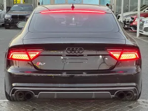2016 اودي اس ٧ quattro Premium
