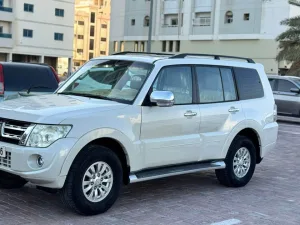 2012 ميتسوبيشي باجيرو GT