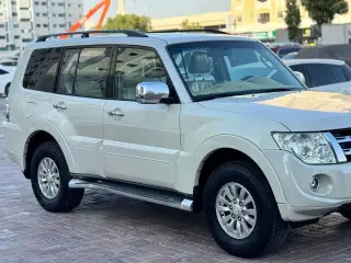 2012 Mitsubishi Pajero في Dubai سيارة مستعملة