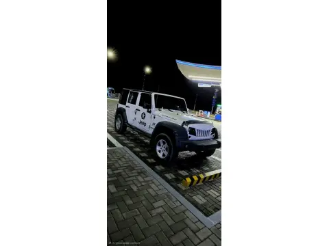 2011 جييب رانجلر انليميتد Sahara Altitude