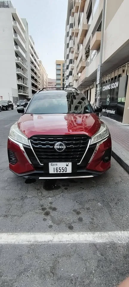 Nissan kicks SR 2021