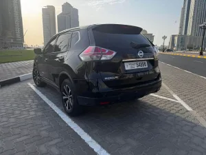 2018 نيسان روج SL