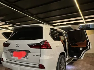 2017 Lexus LX 570 No Trim