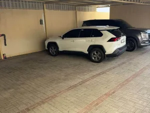 2022 تويوتا راف ٤ LE