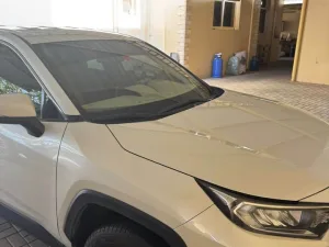 2022 تويوتا راف ٤ LE