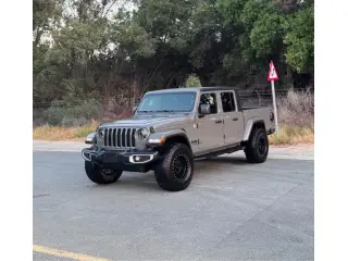 2021 Jeep Gladiator في Sharjah سيارة مستعملة