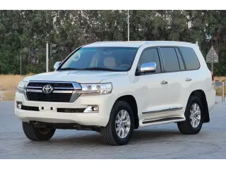 2017 Toyota Land Cruiser في Dubai سيارة مستعملة