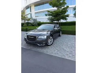 2018 Chrysler 300 in Dubai used car