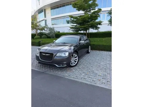 2018 Chrysler 300 S