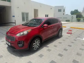 2017 Kia Sportage في Dubai سيارة مستعملة