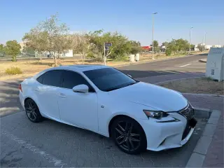 2015 Lexus IS in Dubai used car