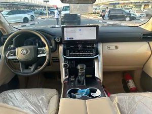 2026 Toyota Land Cruiser VXR