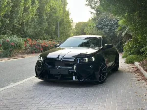2025 بي أم دابليو ام ٥ Standard