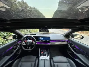 2025 بي أم دابليو ام ٥ Standard