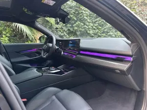 2025 بي أم دابليو ام ٥ Standard