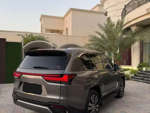2025 Lexus LX600 Premium