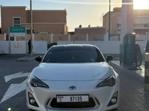 2013 تويوتا ٨٦ MID