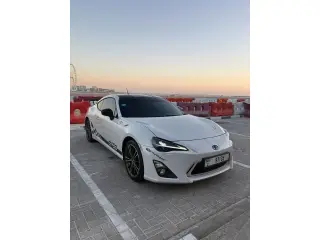 2013 Toyota 86 في Dubai سيارة مستعملة