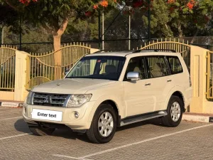 2014 ميتسوبيشي باجيرو GLS