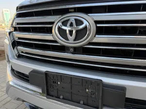 2018 تويوتا لاند كروزر VXR