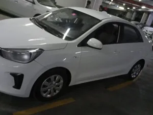 2020 كيا بيجاس LX