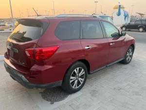 2017 Nissan Pathfinder XE