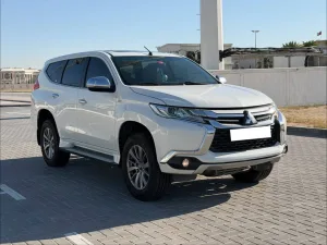 2019 Mitsubishi Montero XLS