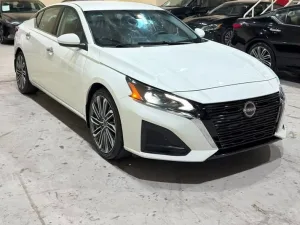 2022 نيسان آلتيما SV