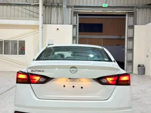 2022 نيسان آلتيما SV
