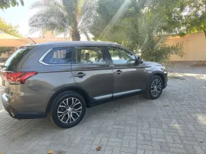 2016 Mitsubishi Outlander SE