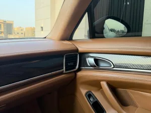 2012 Porsche Panamera 4 Platinum Edition