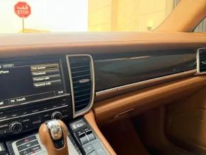 2012 Porsche Panamera 4 Platinum Edition