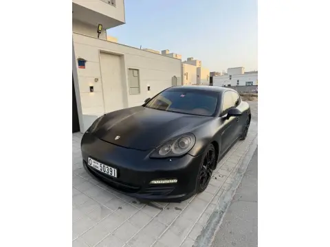 2012 Porsche Panamera 4 Platinum Edition