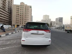2016 تويوتا بريفيا DLX