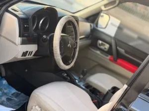 2010 Mitsubishi Pajero GLS