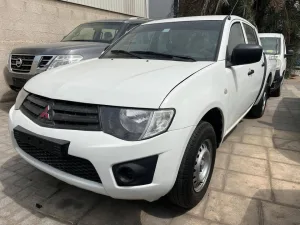 2013 Mitsubishi L200 double-cab