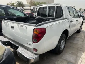 2013 Mitsubishi L200 double-cab