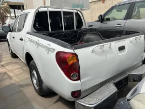 2013 Mitsubishi L200 double-cab