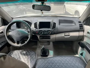 2013 Mitsubishi L200 double-cab